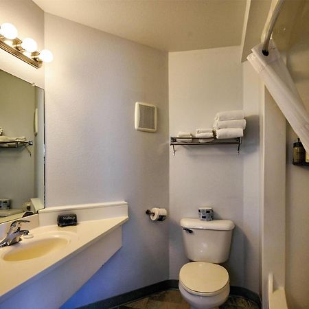 ทราเวลลอดจ์ การ์ดิเนอร์ แอต เยลโลว์สโตน พาร์ก นอร์ท เอนเทรานซ์ Motel การ์ดีเนอร์ ภายนอก รูปภาพ